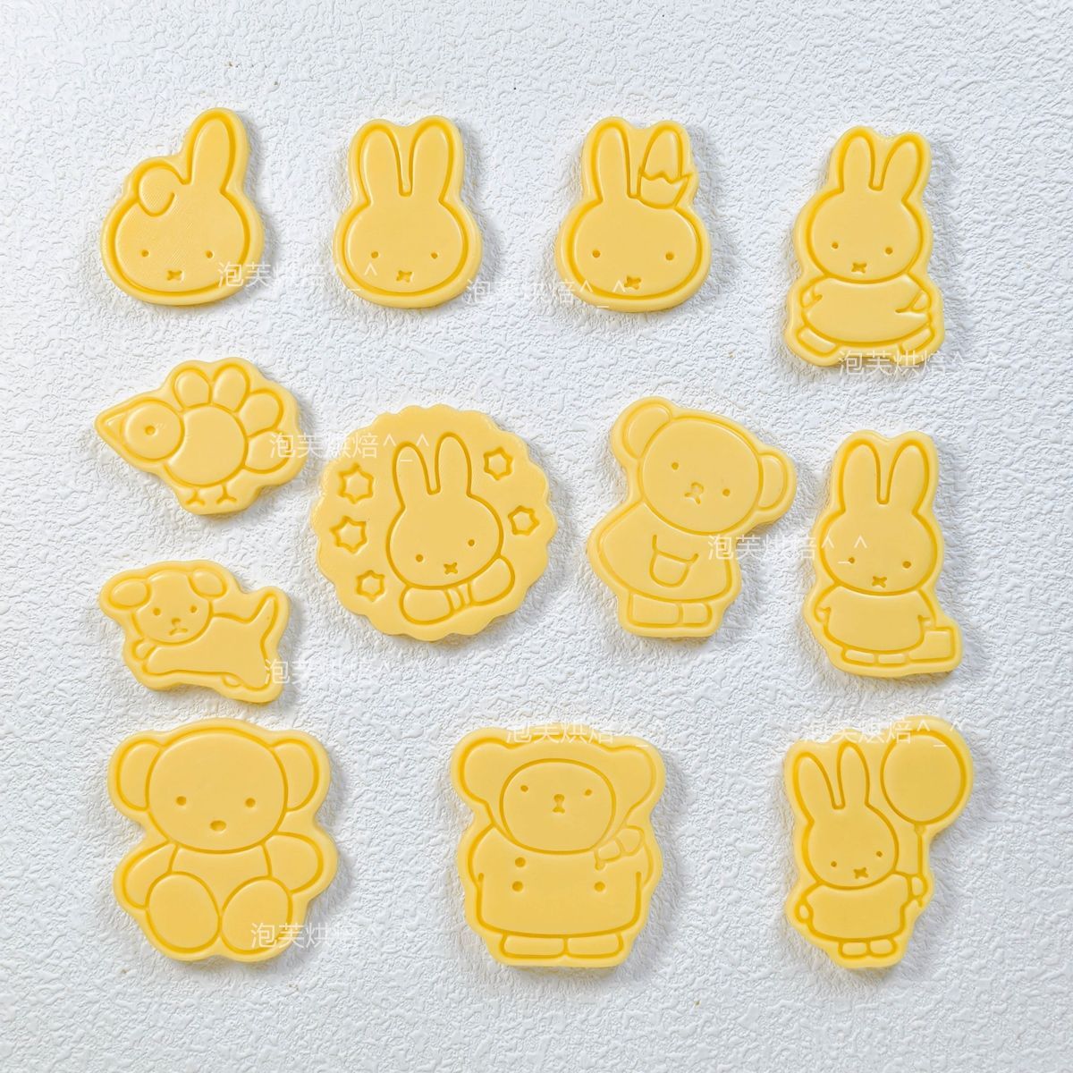 Kitchen Baking Gadgets - Cute 3D Press Cookie Mold with
